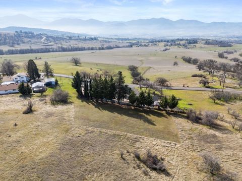 Tiny photo for 4935 Cherry Lane, Medford, OR 97504 (MLS # 220215005)