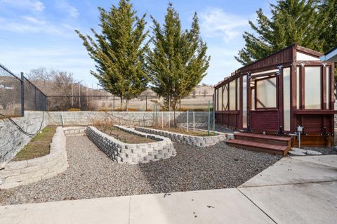 Tiny photo for 4935 Cherry Lane, Medford, OR 97504 (MLS # 220215005)