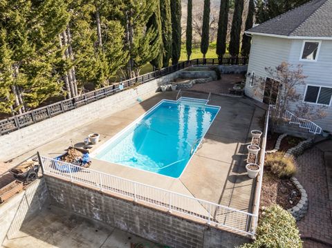 Tiny photo for 4935 Cherry Lane, Medford, OR 97504 (MLS # 220215005)