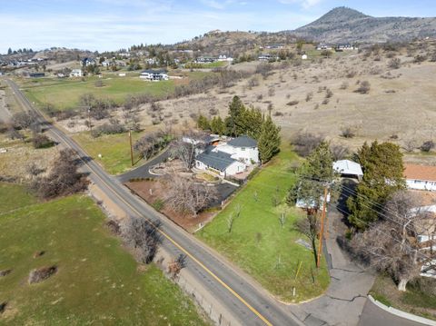 Tiny photo for 4935 Cherry Lane, Medford, OR 97504 (MLS # 220215005)