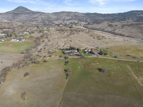 Tiny photo for 4935 Cherry Lane, Medford, OR 97504 (MLS # 220215005)