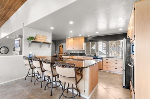 Tiny photo for 4935 Cherry Lane, Medford, OR 97504 (MLS # 220215005)