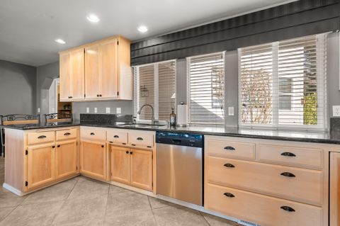 Tiny photo for 4935 Cherry Lane, Medford, OR 97504 (MLS # 220215005)