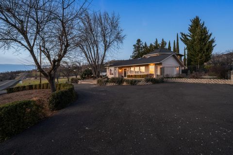 Tiny photo for 4935 Cherry Lane, Medford, OR 97504 (MLS # 220215005)