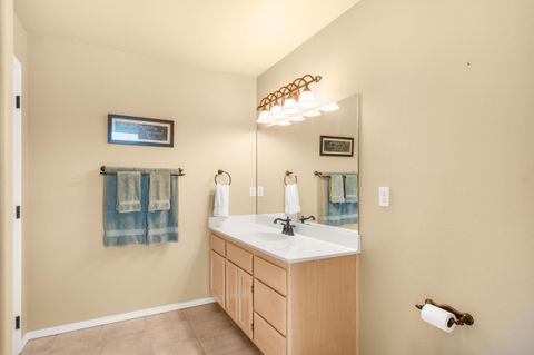 Tiny photo for 4935 Cherry Lane, Medford, OR 97504 (MLS # 220215005)