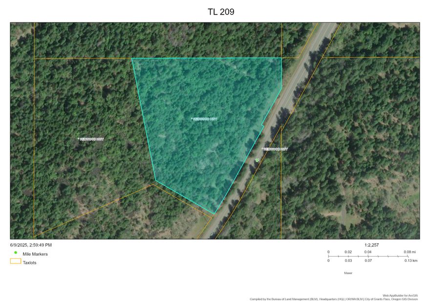 Bring your home plans and build that dream home. Beautiful acreage with a mix of wooded and open space, sloped but not too steep. Property is within 20 minutes of Grants Pass and about an hour to the coast. These good sized parcels are priced well and could be purchased individually or save by buying more than one.