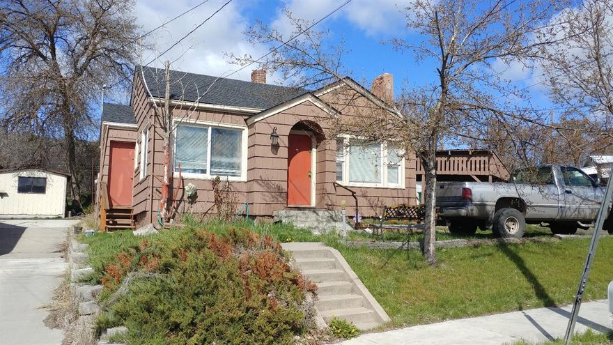 Super cute home in the city!