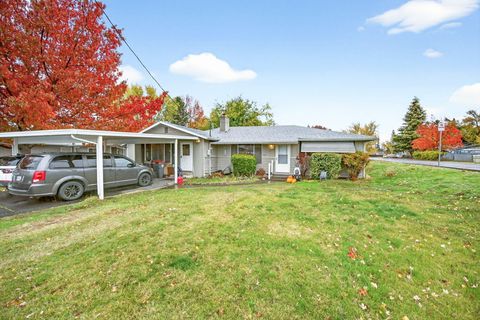Tiny photo for 1543 Grand Avenue, Medford, OR 97504 (MLS # 220211515)