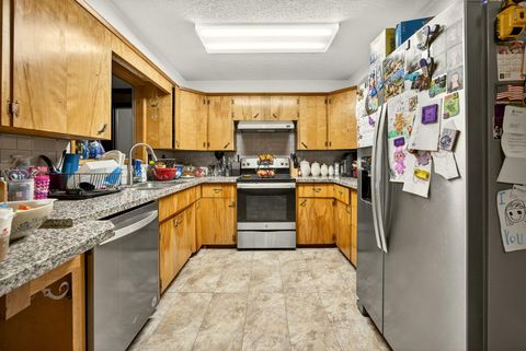 Tiny photo for 1543 Grand Avenue, Medford, OR 97504 (MLS # 220211515)