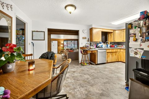 Tiny photo for 1543 Grand Avenue, Medford, OR 97504 (MLS # 220211515)