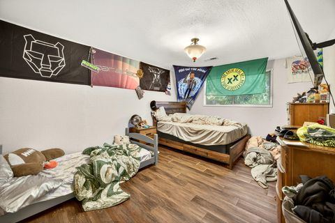 Tiny photo for 1543 Grand Avenue, Medford, OR 97504 (MLS # 220211515)