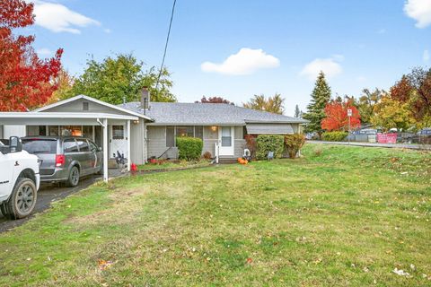 Tiny photo for 1543 Grand Avenue, Medford, OR 97504 (MLS # 220211515)