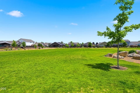 Tiny photo for 2576 NW Teak Place, Redmond, OR 97756 (MLS # 220224819)