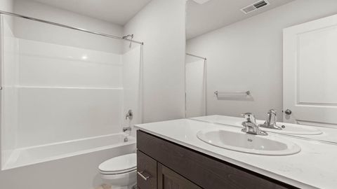 Tiny photo for 2602 Addysen Park Way, Medford, OR 97501 (MLS # 220219813)