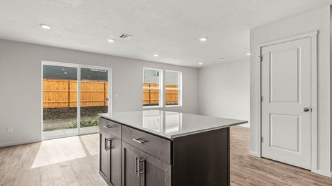 Tiny photo for 2602 Addysen Park Way, Medford, OR 97501 (MLS # 220219813)
