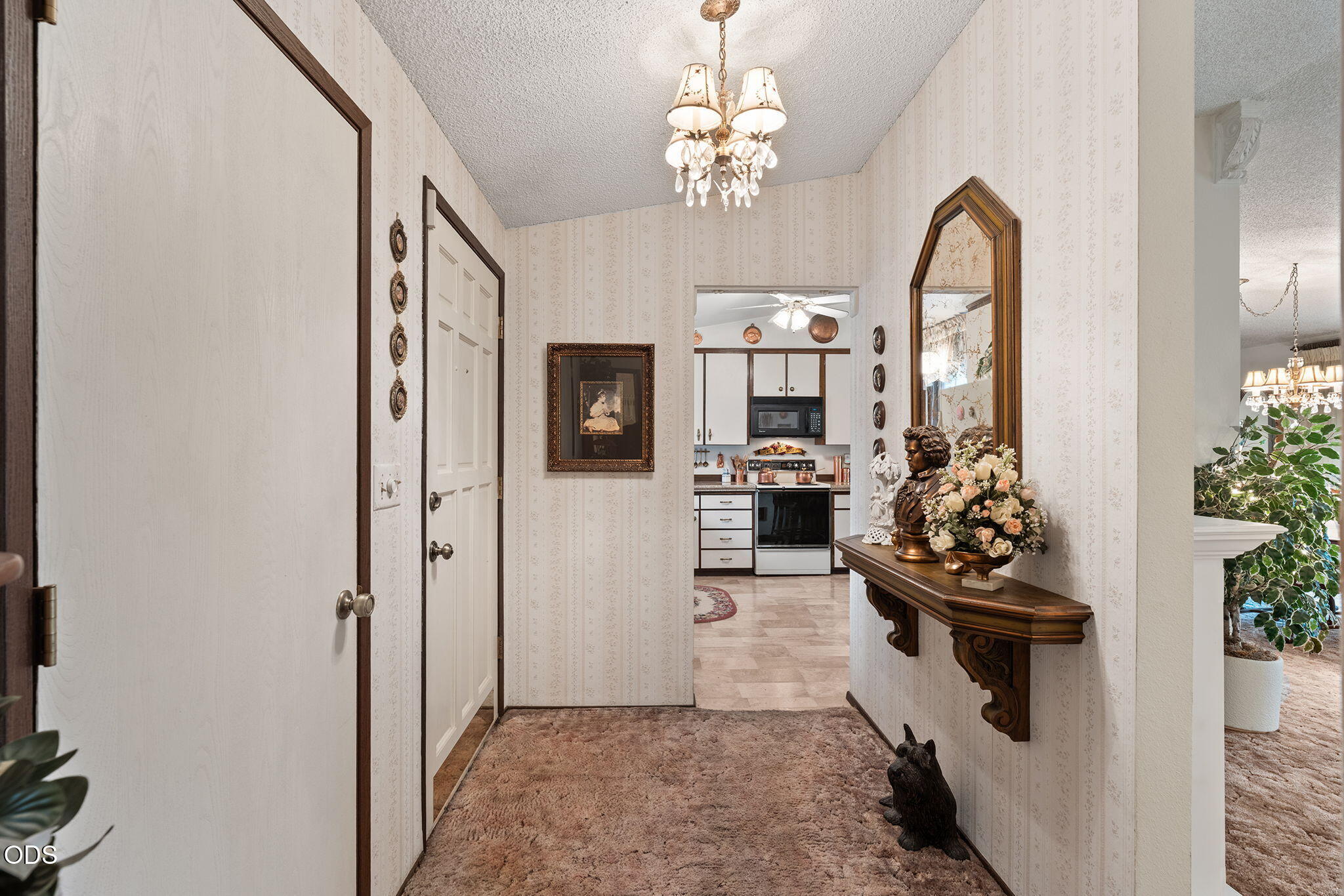 61302 Robin Hood Lane