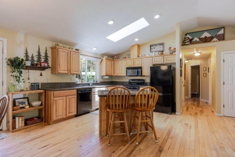 Tiny photo for 16154 Buena Vista Drive, La Pine, OR 97739 (MLS # 220222143)