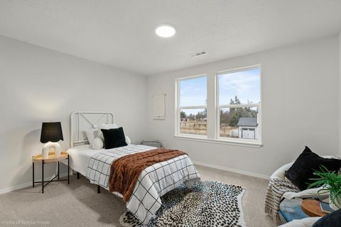 Tiny photo for 700 NW Walnut Avenue #75, Redmond, OR 97756 (MLS # 220217151)