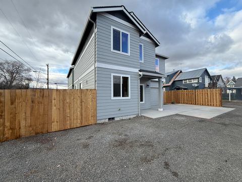 Tiny photo for 321 NE 6th Street, Prineville, OR 97754 (MLS # 220212672)