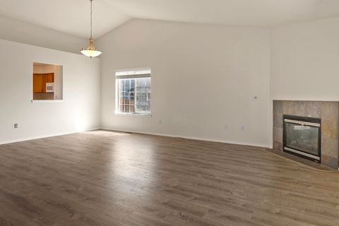 Tiny photo for 585 NE Redwood Avenue, Redmond, OR 97756 (MLS # 220221159)