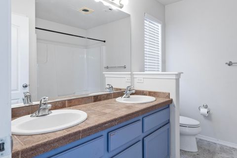 Tiny photo for 585 NE Redwood Avenue, Redmond, OR 97756 (MLS # 220221159)