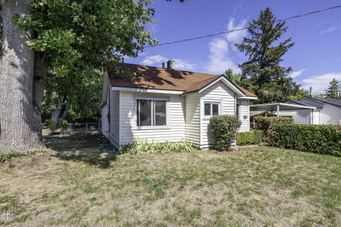 Photo of 121 Elk Street, Medford, OR 97501 (MLS # 220228880)