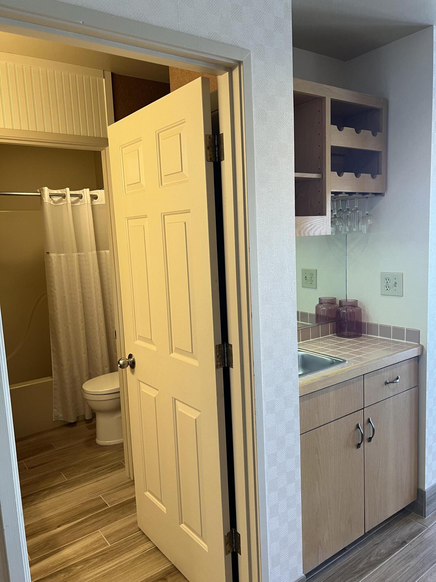 1850 Redtail Hawk Drive RV53K