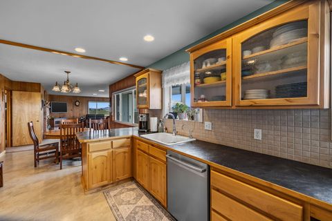 Tiny photo for 501 NW Dogwood Lane, Madras, OR 97741 (MLS # 220219878)