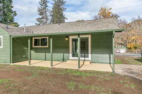 Tiny photo for 753 Rogue River Highway, Gold Hill, OR 97525 (MLS # 220212265)