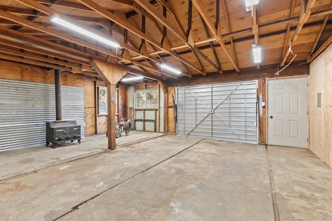 Tiny photo for 753 Rogue River Highway, Gold Hill, OR 97525 (MLS # 220212265)