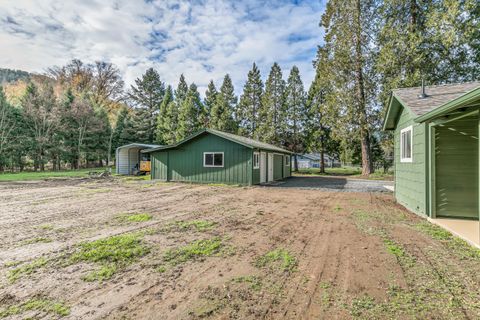 Tiny photo for 753 Rogue River Highway, Gold Hill, OR 97525 (MLS # 220212265)