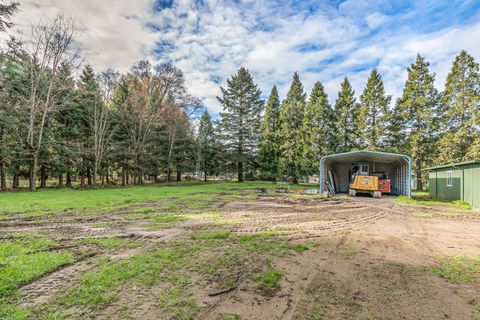 Tiny photo for 753 Rogue River Highway, Gold Hill, OR 97525 (MLS # 220212265)
