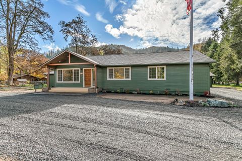 Tiny photo for 753 Rogue River Highway, Gold Hill, OR 97525 (MLS # 220212265)