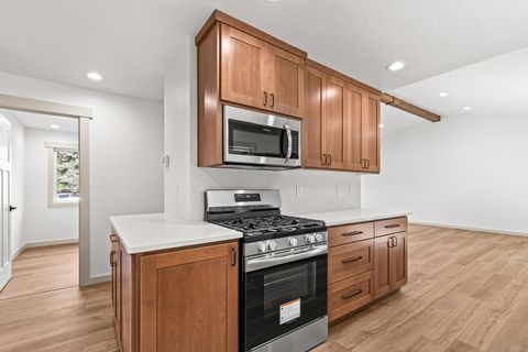 Tiny photo for 753 Rogue River Highway, Gold Hill, OR 97525 (MLS # 220212265)