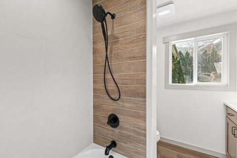 Tiny photo for 753 Rogue River Highway, Gold Hill, OR 97525 (MLS # 220212265)