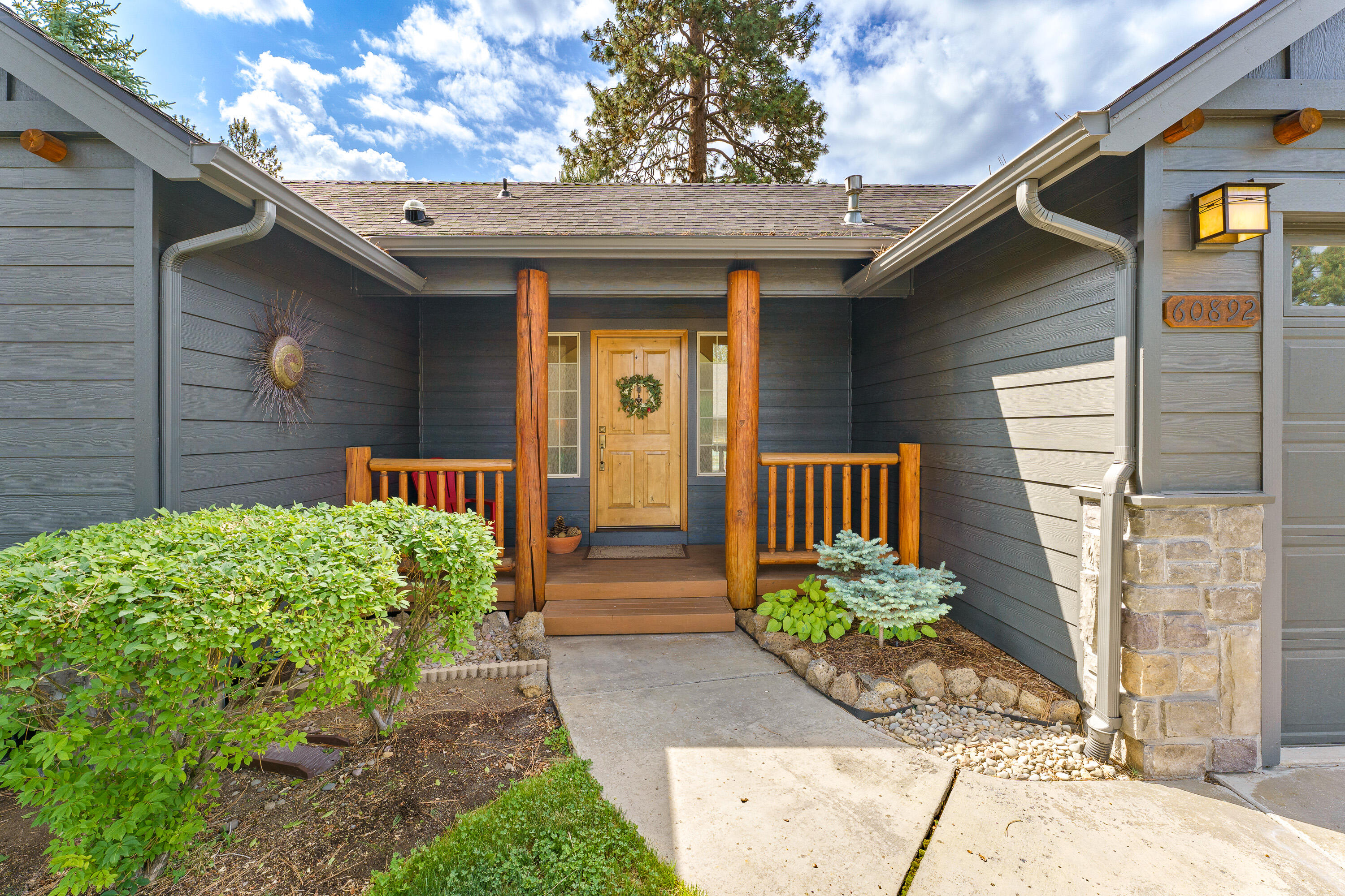 60892 Sawtooth Mountain Lane
