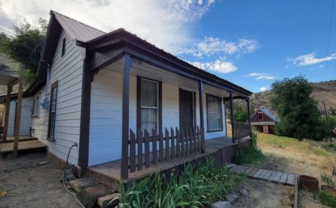 Tiny photo for 126 S Nelson Street, Mitchell, OR 97750 (MLS # 220220201)