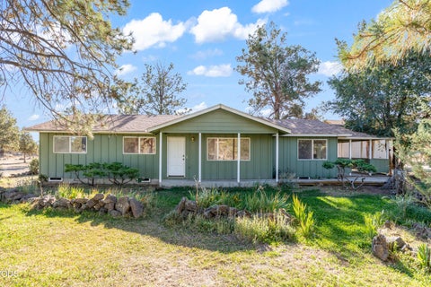 Photo of 22963 Manzanita Court, Bend, OR 97701 (MLS # 220230002)
