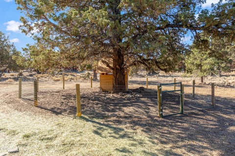 Tiny photo for 22963 Manzanita Court, Bend, OR 97701 (MLS # 220230002)