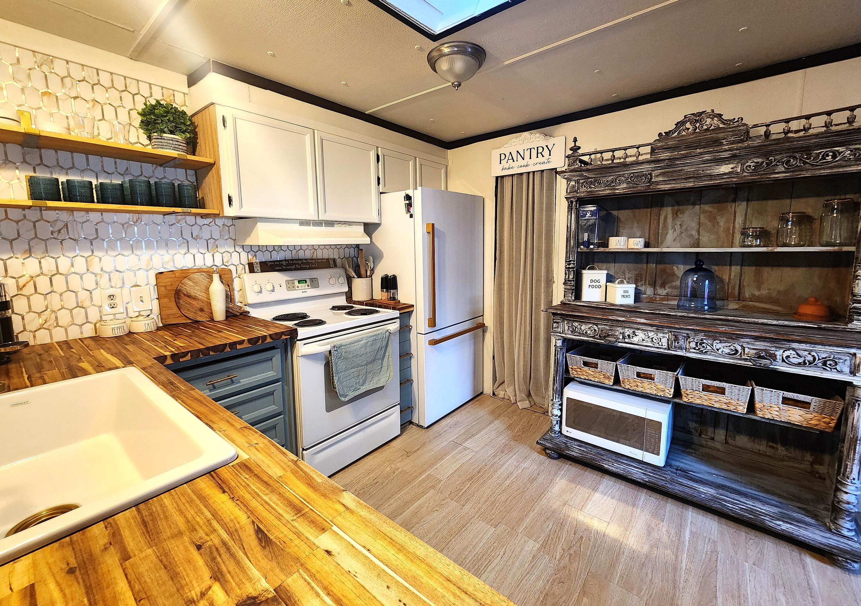 Rock Arbor Villa - Residential