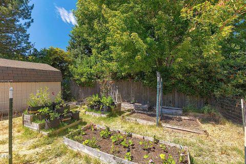 Tiny photo for 1609 Leonard Road, Grants Pass, OR 97527 (MLS # 220225374)