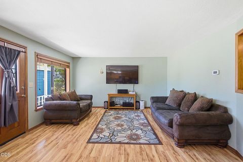 Tiny photo for 1609 Leonard Road, Grants Pass, OR 97527 (MLS # 220225374)