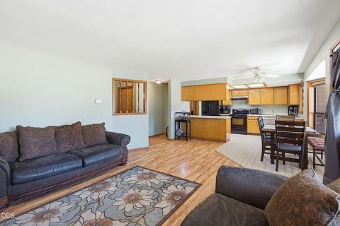 Tiny photo for 1609 Leonard Road, Grants Pass, OR 97527 (MLS # 220225374)