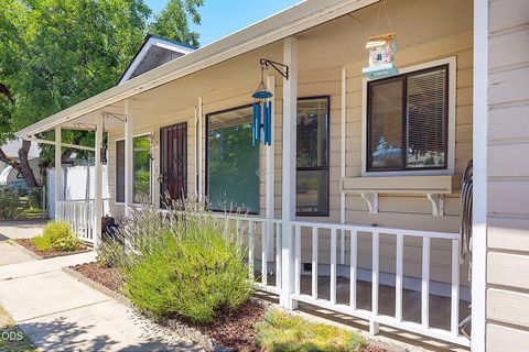 Tiny photo for 1609 Leonard Road, Grants Pass, OR 97527 (MLS # 220225374)