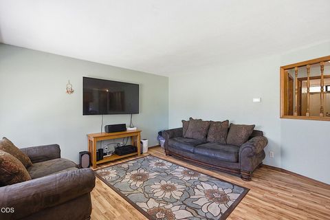 Tiny photo for 1609 Leonard Road, Grants Pass, OR 97527 (MLS # 220225374)