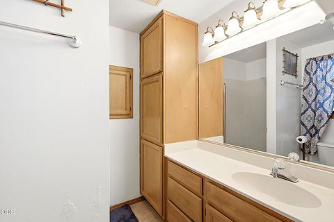 Tiny photo for 1609 Leonard Road, Grants Pass, OR 97527 (MLS # 220225374)