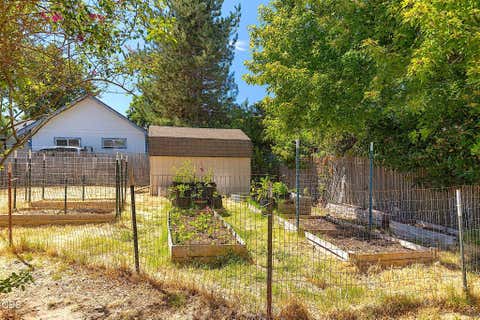 Tiny photo for 1609 Leonard Road, Grants Pass, OR 97527 (MLS # 220225374)