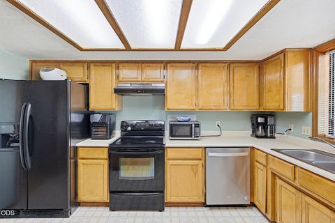 Tiny photo for 1609 Leonard Road, Grants Pass, OR 97527 (MLS # 220225374)