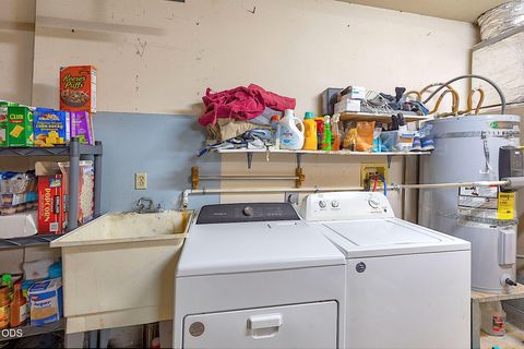 Tiny photo for 1609 Leonard Road, Grants Pass, OR 97527 (MLS # 220225374)