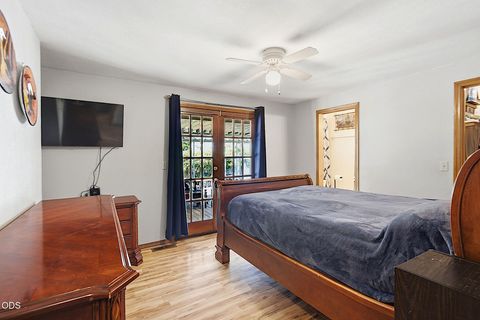 Tiny photo for 1609 Leonard Road, Grants Pass, OR 97527 (MLS # 220225374)